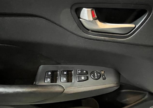 Hyundai Solaris II с пробегом 2019 года, цена 1 320 000 рублей, 94780 км, седан, Автокод Объявления