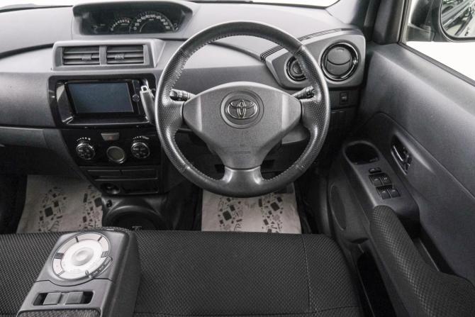 Toyota bB II Рестайлинг с пробегом 2013 года, цена 989 000 рублей, 167395 км, компактвэн, Автокод Объявления