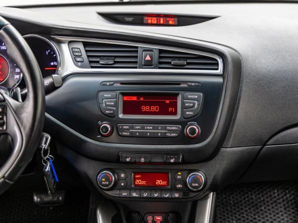 Kia Ceed II Рестайлинг с пробегом 2018 года, цена 1 298 000 рублей, 97697 км, универсал, Автокод Объявления