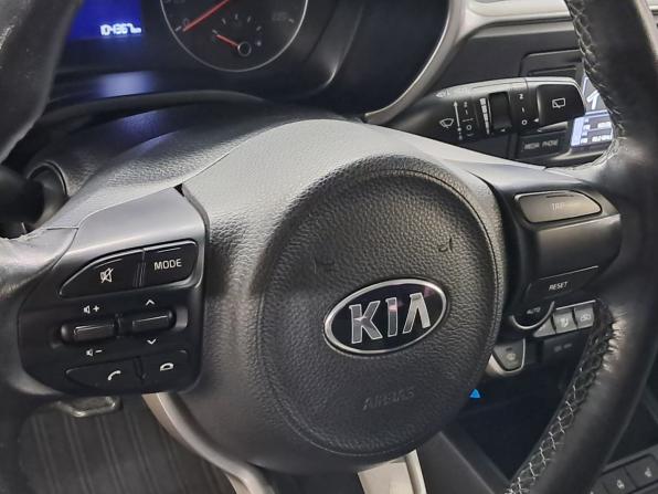 Kia Rio IV Рестайлинг с пробегом 2021 года, цена 1 665 000 рублей, 124366 км, хэтчбек, Автокод Объявления
