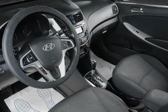 Hyundai Solaris I с пробегом 2013 года, цена 899 000 рублей, 198000 км, седан, Автокод Объявления