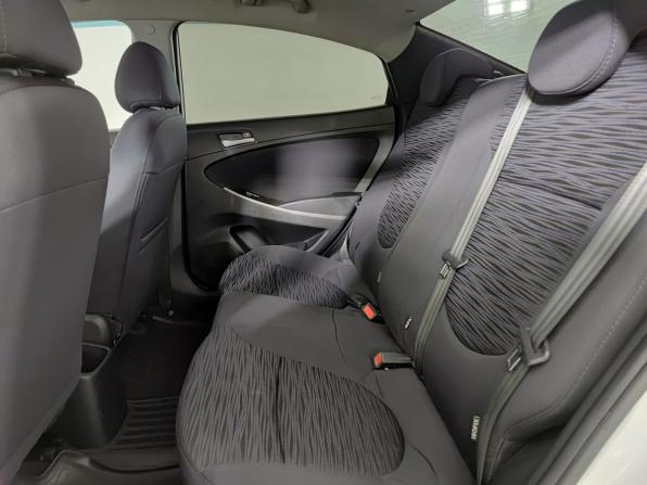 Hyundai Solaris I Рестайлинг с пробегом 2015 года, цена 685 000 рублей, 216000 км, седан, Автокод Объявления