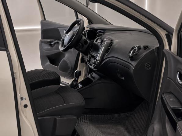 Renault Kaptur I с пробегом 2020 года, цена 1 595 000 рублей, 75000 км, внедорожник, Автокод Объявления