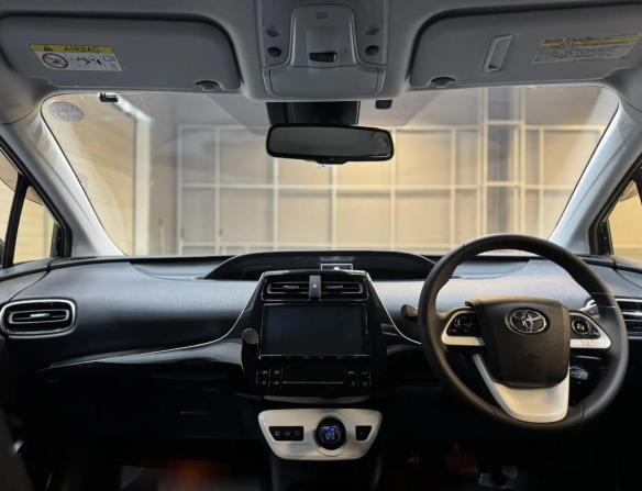 Toyota Prius IV (XW50) с пробегом 2016 года, цена 1 787 000 рублей, 115000 км, лифтбек, Автокод Объявления