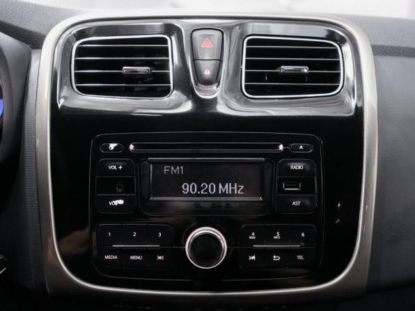 Renault Sandero II с пробегом 2015 года, цена 825 000 рублей, 155000 км, хэтчбек, Автокод Объявления