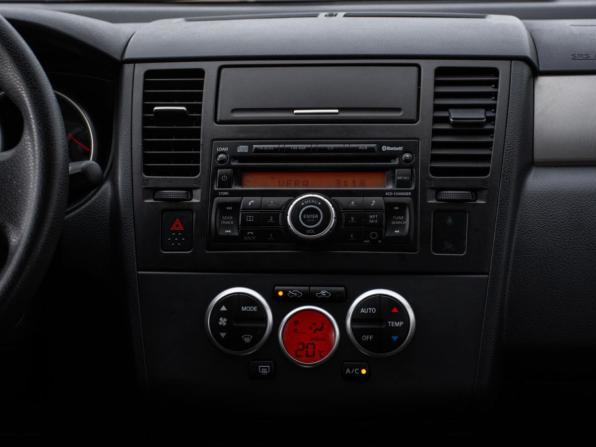 Nissan Tiida I Рестайлинг с пробегом 2012 года, цена 948 000 рублей, 98000 км, хэтчбек, Автокод Объявления