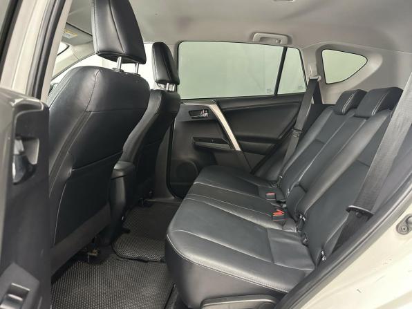 Toyota RAV4 IV (XA40) Рестайлинг с пробегом 2018 года, цена 2 644 990 рублей, 95418 км, внедорожник, Автокод Объявления