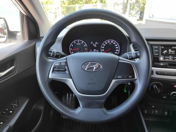Hyundai Solaris II с пробегом 2018 года, цена 1 015 000 рублей, 162042 км, седан, Автокод Объявления