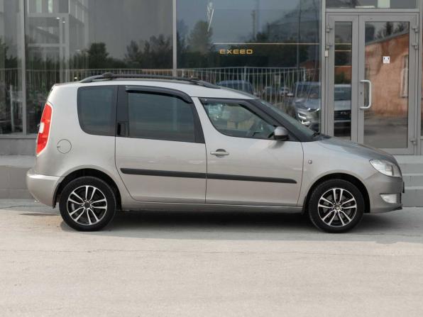 Skoda Roomster I Рестайлинг с пробегом 2011 года, цена 630 000 рублей, 216887 км, компактвэн, Автокод Объявления