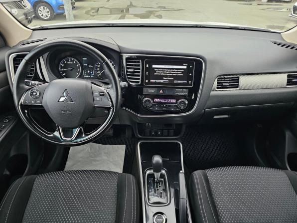 Mitsubishi Outlander III Рестайлинг 2 с пробегом 2018 года, цена 2 149 995 рублей, 109001 км, внедорожник, Автокод Объявления
