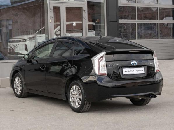 Toyota Prius III Рестайлинг (XW30) с пробегом 2013 года, цена 1 050 000 рублей, 245191 км, лифтбек, Автокод Объявления