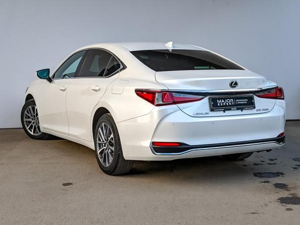 Lexus ES VII Рестайлинг с пробегом 2023 года, цена 4 525 000 рублей, 25601 км, седан, Автокод Объявления