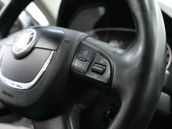Skoda Octavia II (A5) Рестайлинг с пробегом 2013 года, цена 1 129 900 рублей, 162000 км, лифтбек, Автокод Объявления