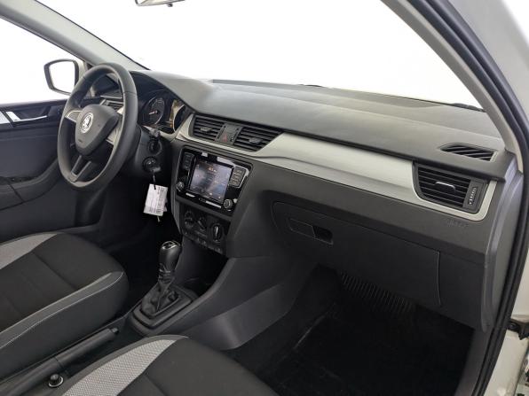 Skoda Rapid I Рестайлинг с пробегом 2019 года, цена 1 445 000 рублей, 50978 км, лифтбек, Автокод Объявления