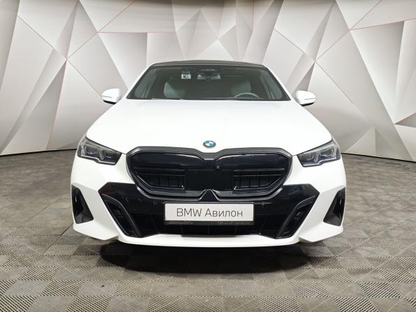BMW 5 серии VIII (G60/G61/G68) с пробегом 2023 года, цена 6 900 000 рублей, 32037 км, седан, Автокод Объявления
