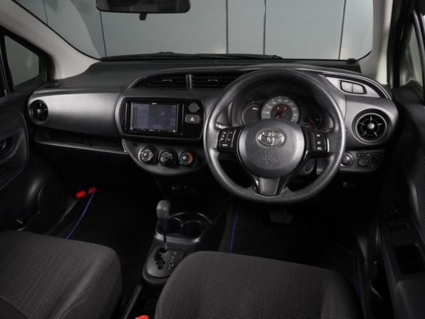 Toyota Vitz III (XP130) Рестайлинг 2 с пробегом 2018 года, цена 1 155 000 рублей, 102748 км, хэтчбек, Автокод Объявления