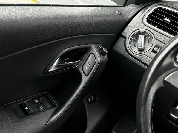 Volkswagen Polo V с пробегом 2015 года, цена 839 500 рублей, 123988 км, седан, Автокод Объявления