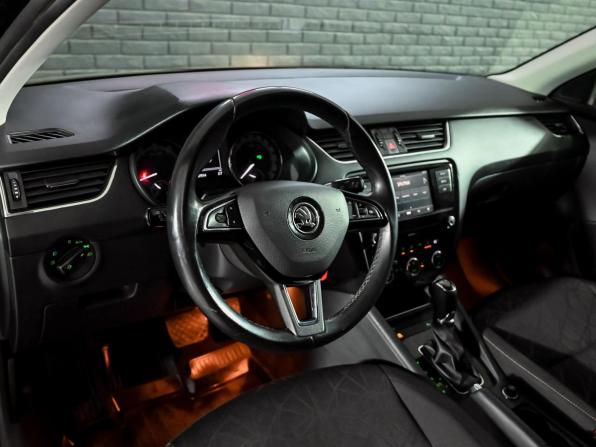 Skoda Octavia III (A7) Рестайлинг с пробегом 2018 года, цена 1 850 000 рублей, 157512 км, лифтбек, Автокод Объявления