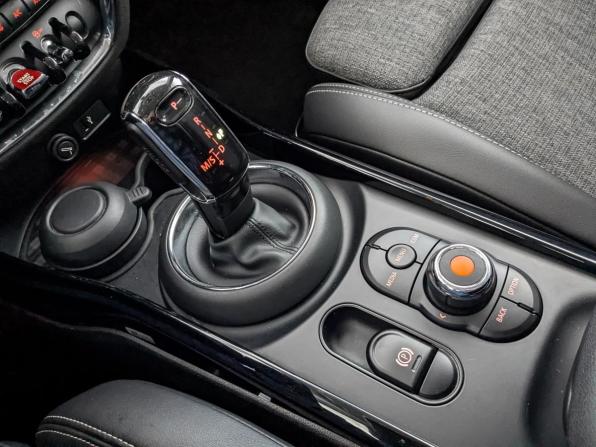 Mini Clubman II Рестайлинг с пробегом 2019 года, цена 2 250 000 рублей, 57690 км, универсал, Автокод Объявления