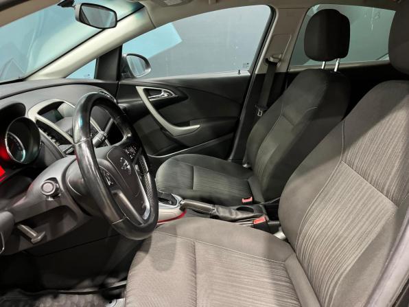 Opel Astra J с пробегом 2011 года, цена 590 000 рублей, 204279 км, хэтчбек, Автокод Объявления