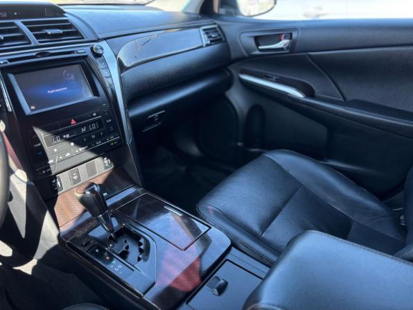 Toyota Camry VII (XV50) Рестайлинг с пробегом 2015 года, цена 1 695 000 рублей, 154431 км, седан, Автокод Объявления