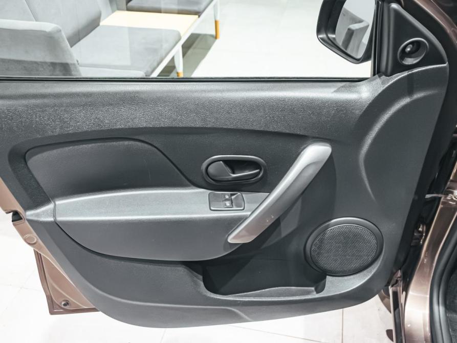 Renault Sandero II Рестайлинг Екатеринбург  - изображение 13