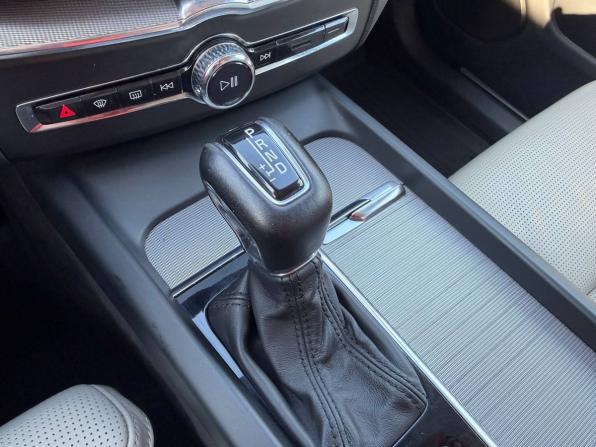 Volvo XC60 II с пробегом 2018 года, цена 3 385 000 рублей, 153000 км, внедорожник, Автокод Объявления