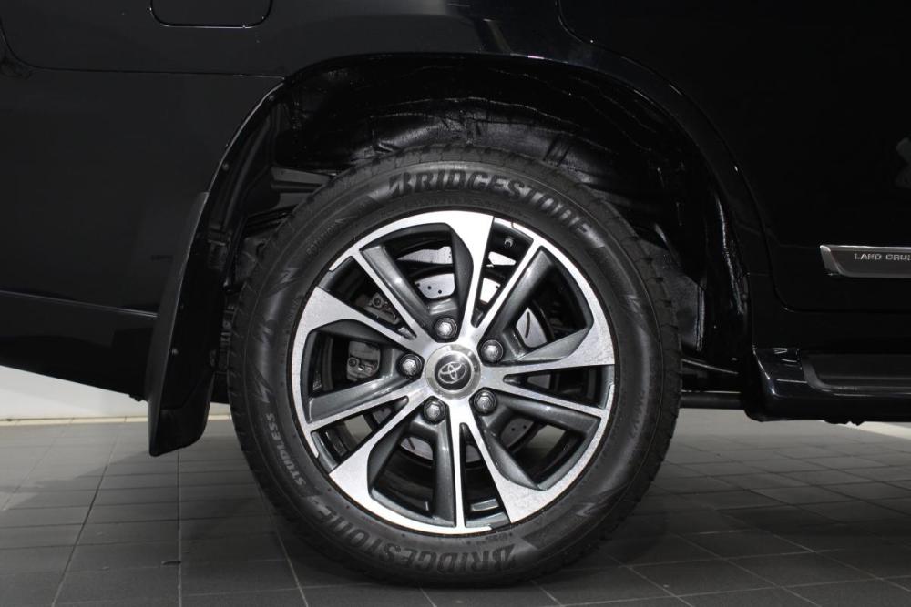 Toyota Land Cruiser 200 Series Рестайлинг 2 Владивосток  - изображение 9