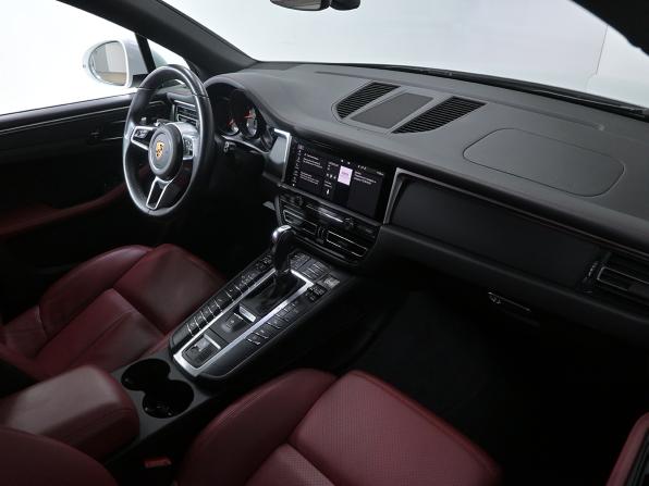 Porsche Macan I Рестайлинг 2 с пробегом 2021 года, цена 5 730 000 рублей, 53350 км, внедорожник, Автокод Объявления