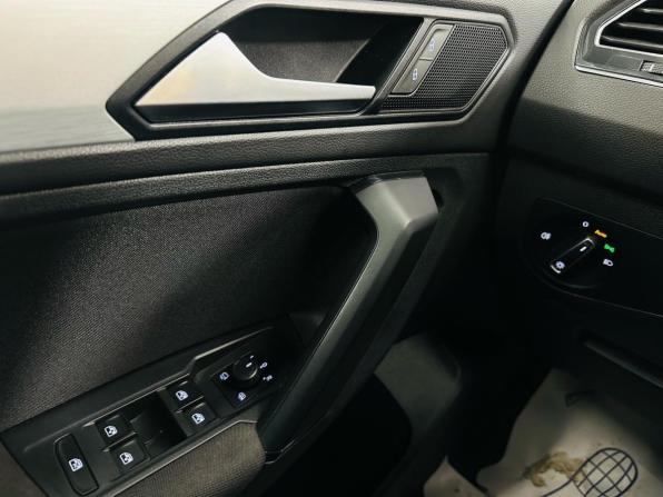 Volkswagen Tiguan II Рестайлинг с пробегом 2021 года, цена 3 149 000 рублей, 83480 км, внедорожник, Автокод Объявления