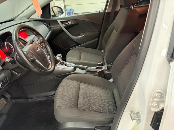 Opel Astra J Рестайлинг с пробегом 2013 года, цена 797 000 рублей, 190319 км, хэтчбек, Автокод Объявления