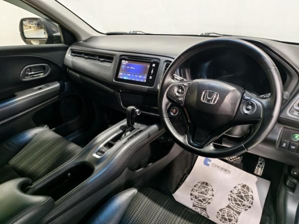Honda Vezel I с пробегом 2015 года, цена 1 350 000 рублей, 192131 км, внедорожник, Автокод Объявления