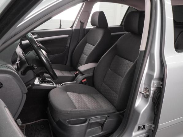 Skoda Octavia II (A5) Рестайлинг с пробегом 2012 года, цена 954 000 рублей, 208938 км, лифтбек, Автокод Объявления