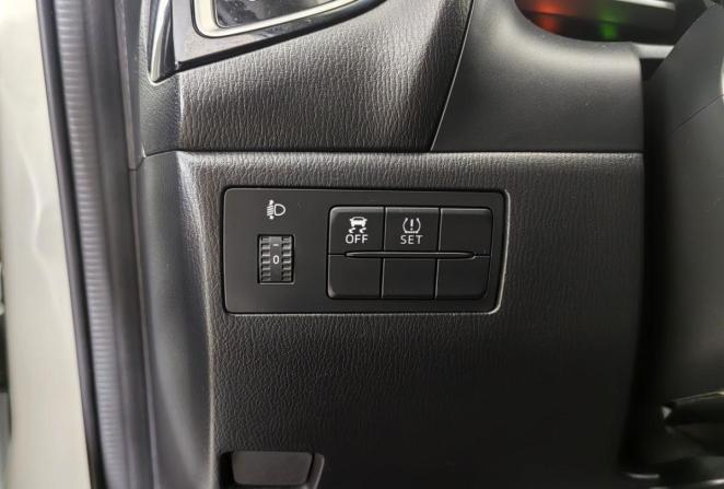 Mazda 3 III (BM) с пробегом 2014 года, цена 1 499 000 рублей, 60096 км, седан, Автокод Объявления