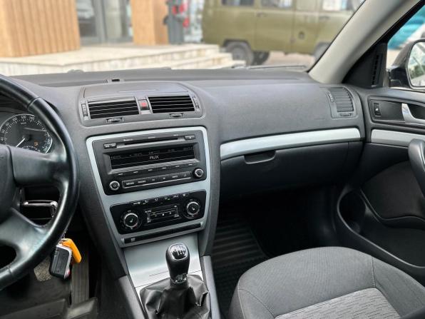 Skoda Octavia II (A5) Рестайлинг с пробегом 2012 года, цена 669 000 рублей, 276096 км, лифтбек, Автокод Объявления