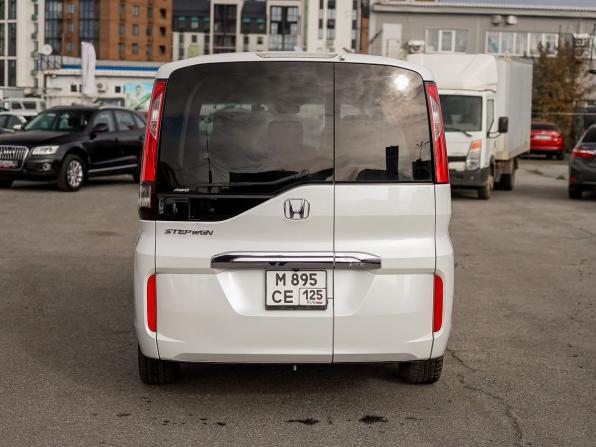 Honda Stepwgn V Рестайлинг с пробегом 2020 года, цена 2 299 000 рублей, 135729 км, минивэн, Автокод Объявления