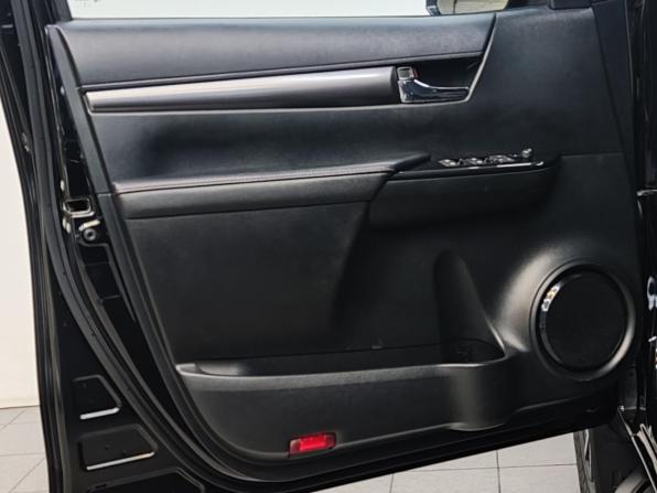 Toyota Hilux VIII Рестайлинг 2 с пробегом 2022 года, цена 5 695 000 рублей, 63000 км, пикап, Автокод Объявления