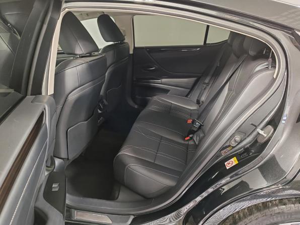 Lexus ES VII с пробегом 2019 года, цена 3 699 000 рублей, 106524 км, седан, Автокод Объявления