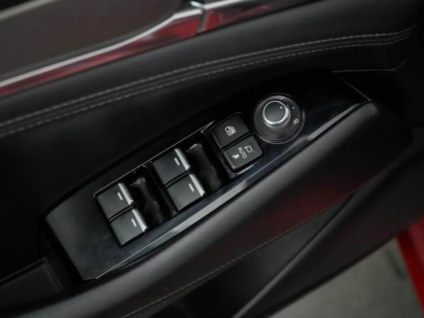 Mazda 6 III (GJ) Рестайлинг 2 с пробегом 2019 года, цена 2 420 999 рублей, 111880 км, седан, Автокод Объявления