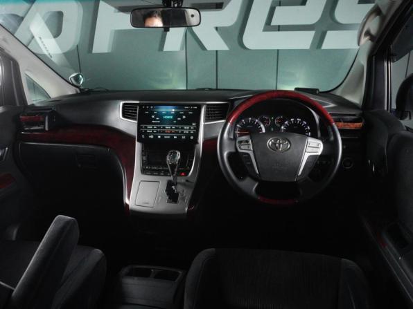 Toyota Vellfire I с пробегом 2008 года, цена 2 045 000 рублей, 328370 км, минивэн, Автокод Объявления