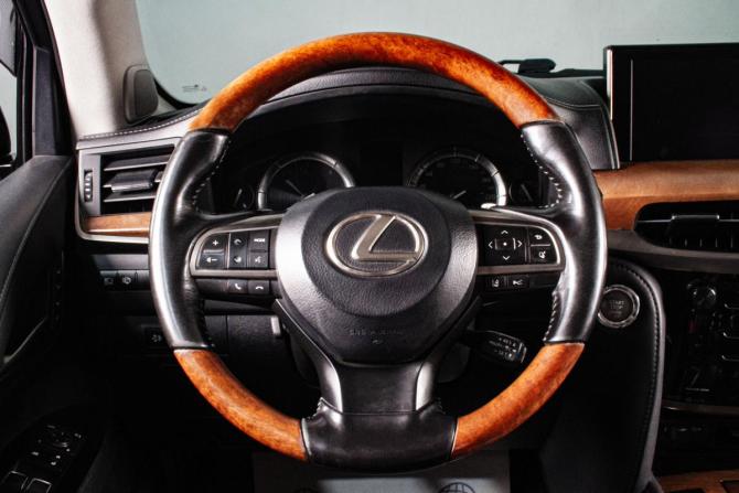 Lexus LX III Рестайлинг 2 с пробегом 2016 года, цена 6 399 000 рублей, 223000 км, внедорожник, Автокод Объявления