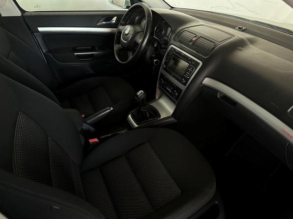 Skoda Octavia II (A5) Рестайлинг с пробегом 2013 года, цена 780 000 рублей, 242000 км, универсал, Автокод Объявления