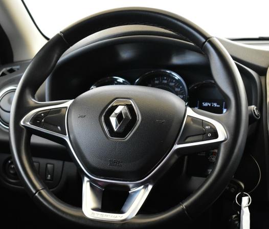 Renault Logan II Рестайлинг с пробегом 2018 года, цена 1 260 000 рублей, 58478 км, седан, Автокод Объявления