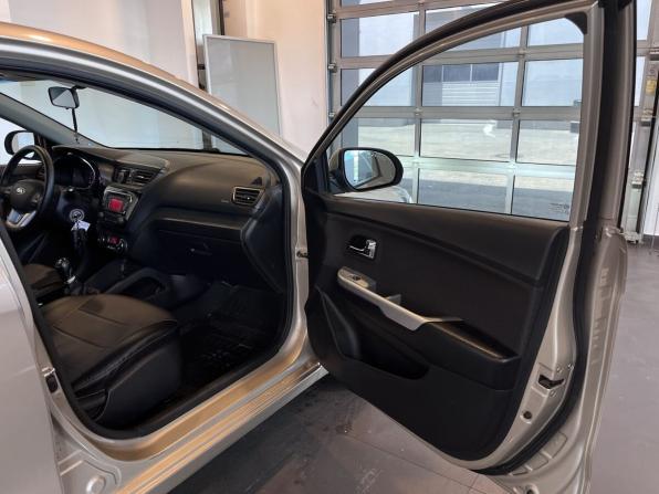 Kia Rio III с пробегом 2013 года, цена 890 000 рублей, 167309 км, хэтчбек, Автокод Объявления