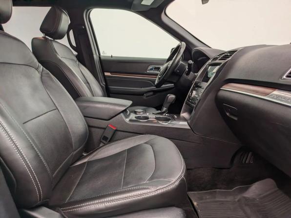 Ford Explorer V Рестайлинг с пробегом 2018 года, цена 2 590 000 рублей, 215571 км, внедорожник, Автокод Объявления