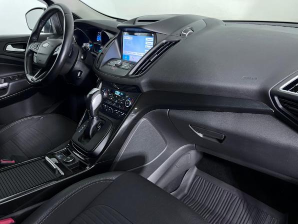 Ford Kuga II Рестайлинг с пробегом 2017 года, цена 1 330 000 рублей, 142500 км, внедорожник, Автокод Объявления