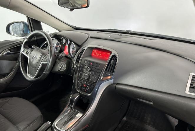 Opel Astra J Рестайлинг с пробегом 2013 года, цена 970 000 рублей, 229046 км, хэтчбек, Автокод Объявления