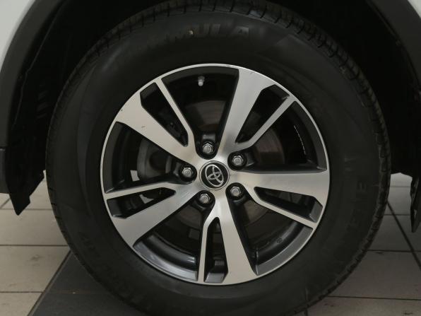 Toyota RAV4 IV (XA40) Рестайлинг с пробегом 2018 года, цена 2 252 000 рублей, 182000 км, внедорожник, Автокод Объявления