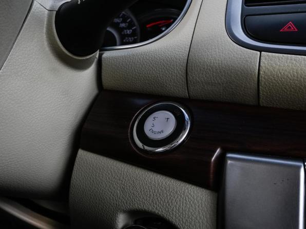 Nissan Teana II (J32) Рестайлинг с пробегом 2012 года, цена 1 175 000 рублей, 232266 км, седан, Автокод Объявления