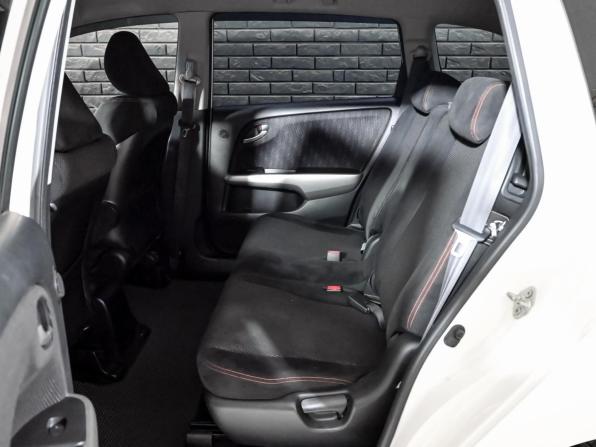 Honda Stream II Рестайлинг с пробегом 2011 года, цена 1 350 000 рублей, 144841 км, минивэн, Автокод Объявления